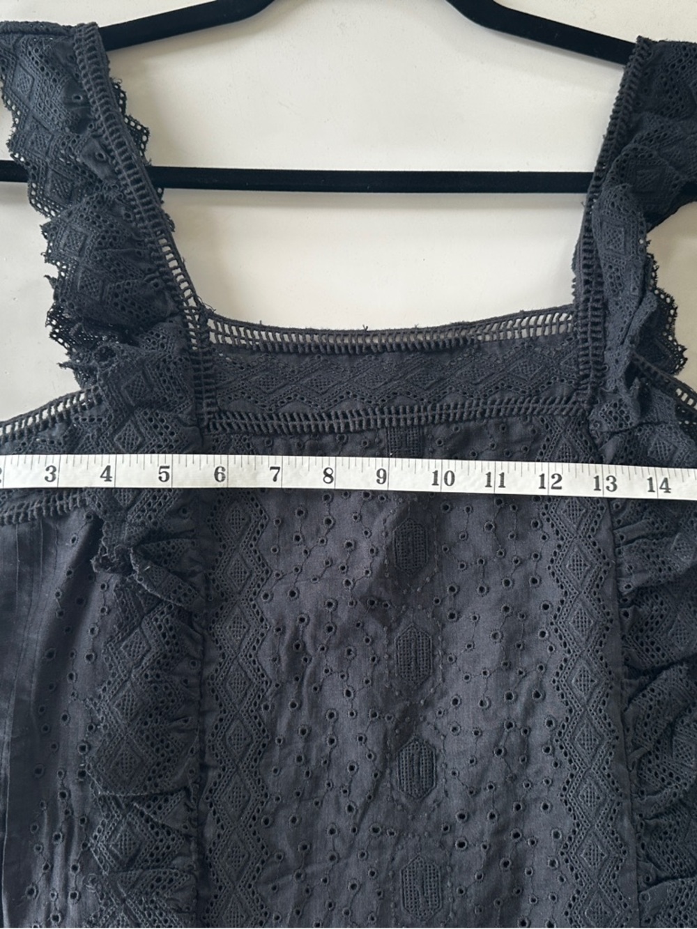 Black Eyelet Lace Trim Sleeveless Top - Frame sz medium - Picture 3 of 11